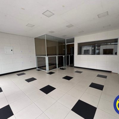 Salas/Conjuntos com 250m², no bairro Centro em Florianópolis