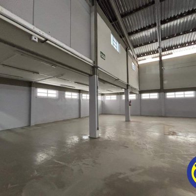 Galpão com 3000m², no bairro Distrito Industrial em São José