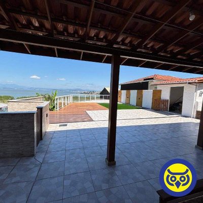 Casa com 180m², 3 quartos, 2 garagens, no bairro Saco dos Limões em Florianópolis