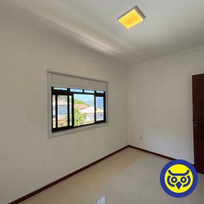 Casa com 180m², 3 quartos, 2 garagens, no bairro Saco dos Limões em Florianópolis