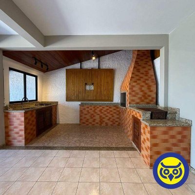 Casa com 180m², 3 quartos, 2 garagens, no bairro Saco dos Limões em Florianópolis
