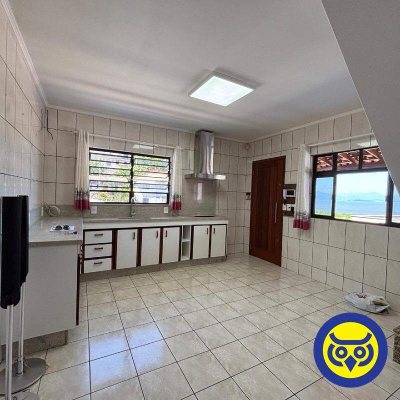 Casa com 180m², 3 quartos, 2 garagens, no bairro Saco dos Limões em Florianópolis