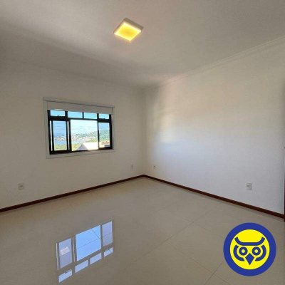 Casa com 180m², 3 quartos, 2 garagens, no bairro Saco dos Limões em Florianópolis