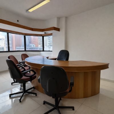 Salas/Conjuntos com 191m², 5 garagens, no bairro Centro em Florianópolis