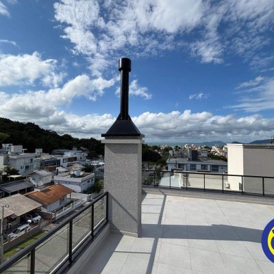 Apartamento com 77m², 3 quartos (sendo 2 suítes), 1 garagem, no bairro Canasvieiras em Florianópolis
