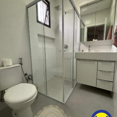 Apartamento com 77m², 3 quartos (sendo 2 suítes), 1 garagem, no bairro Canasvieiras em Florianópolis