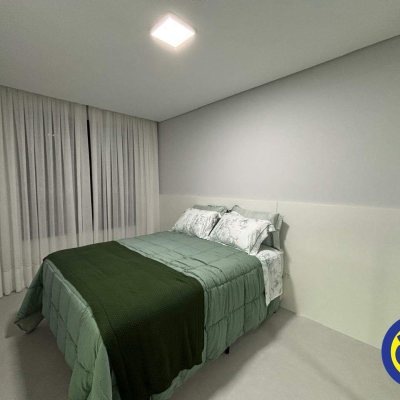 Apartamento com 77m², 3 quartos (sendo 2 suítes), 1 garagem, no bairro Canasvieiras em Florianópolis