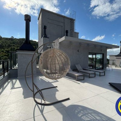 Apartamento com 77m², 3 quartos (sendo 2 suítes), 1 garagem, no bairro Canasvieiras em Florianópolis