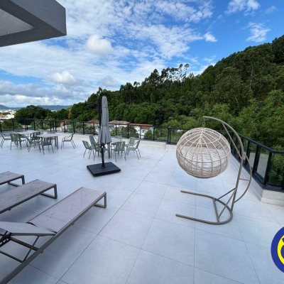 Apartamento com 77m², 3 quartos (sendo 2 suítes), 1 garagem, no bairro Canasvieiras em Florianópolis