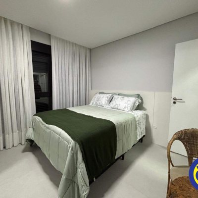 Apartamento com 77m², 3 quartos (sendo 2 suítes), 1 garagem, no bairro Canasvieiras em Florianópolis