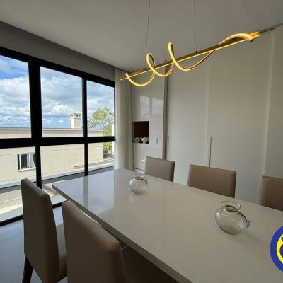 Apartamento com 77m², 3 quartos (sendo 2 suítes), 1 garagem, no bairro Canasvieiras em Florianópolis