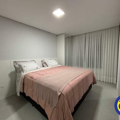 Apartamento com 77m², 3 quartos (sendo 2 suítes), 1 garagem, no bairro Canasvieiras em Florianópolis