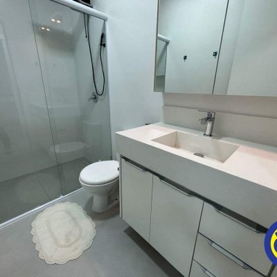 Apartamento com 77m², 3 quartos (sendo 2 suítes), 1 garagem, no bairro Canasvieiras em Florianópolis
