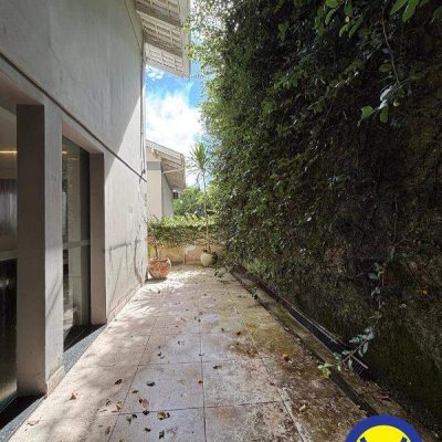 Casa com 300m², 3 quartos (sendo 2 suítes), 4 garagens, no bairro Centro em Florianópolis