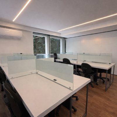 Casa com 300m², 3 quartos (sendo 2 suítes), 4 garagens, no bairro Centro em Florianópolis