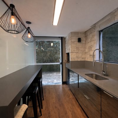 Casa com 300m², 3 quartos (sendo 2 suítes), 4 garagens, no bairro Centro em Florianópolis