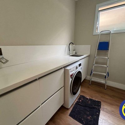 Casa com 300m², 3 quartos (sendo 2 suítes), 4 garagens, no bairro Centro em Florianópolis