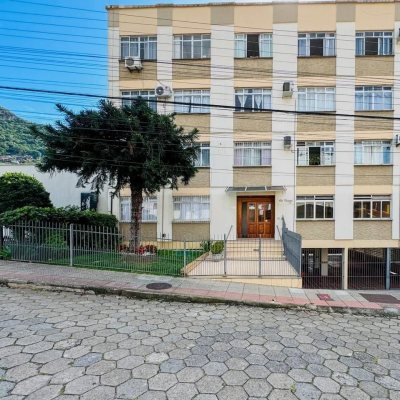 Apartamentos com 81m², 2 quartos, no bairro Trindade em Florianópolis