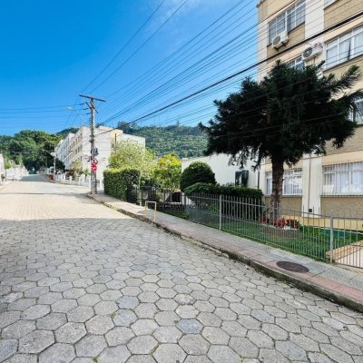 Apartamentos com 81m², 2 quartos, no bairro Trindade em Florianópolis