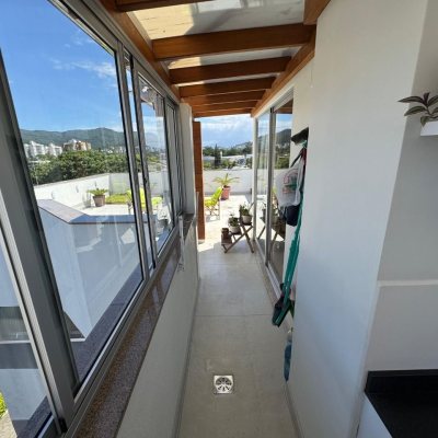 Cobertura com 130m², 3 quartos (sendo 1 suíte), 1 garagem, no bairro Itacorubi em Florianópolis