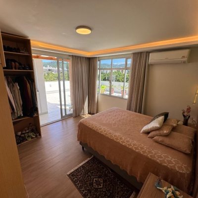 Cobertura com 130m², 3 quartos (sendo 1 suíte), 1 garagem, no bairro Itacorubi em Florianópolis