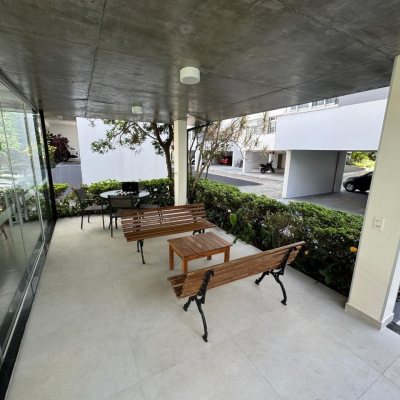 Cobertura com 130m², 3 quartos (sendo 1 suíte), 1 garagem, no bairro Itacorubi em Florianópolis
