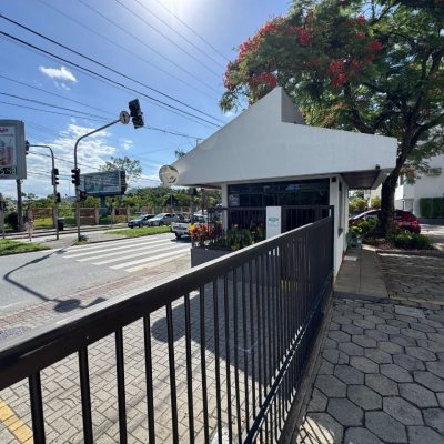 Cobertura com 130m², 3 quartos (sendo 1 suíte), 1 garagem, no bairro Itacorubi em Florianópolis