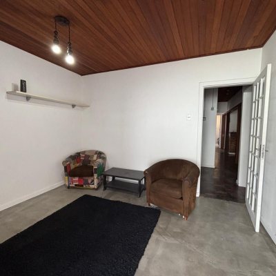 Casa Residencial com 107m², 3 quartos, 1 suíte, 1 garagem, no bairro Centro em Florianópolis