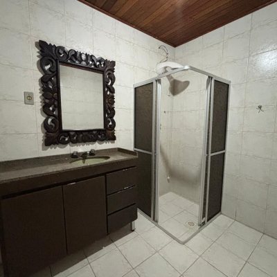 Casa Residencial com 107m², 3 quartos, 1 suíte, 1 garagem, no bairro Centro em Florianópolis