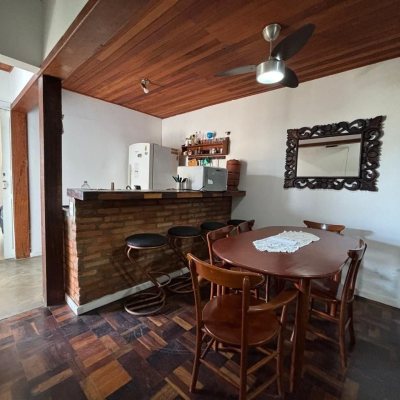 Casa Residencial com 107m², 3 quartos, 1 suíte, 1 garagem, no bairro Centro em Florianópolis