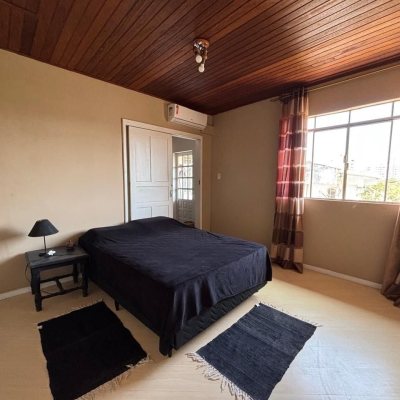 Casa Residencial com 107m², 3 quartos, 1 suíte, 1 garagem, no bairro Centro em Florianópolis