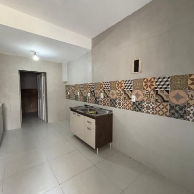 Casa Residencial com 107m², 3 quartos, 1 suíte, 1 garagem, no bairro Centro em Florianópolis