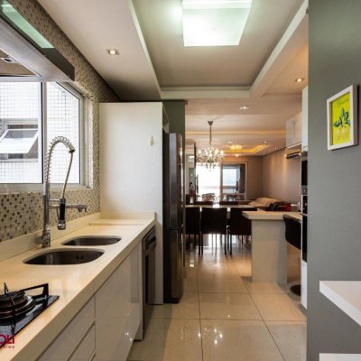 Apartamentos com 114m², 3 quartos, 2 suítes, 2 garagens, no bairro Agronômica em Florianópolis