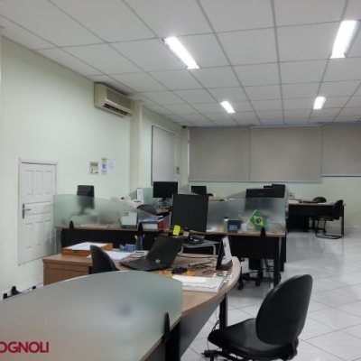 Predio com 1250m², 10 garagens, no bairro Kobrasol em São José