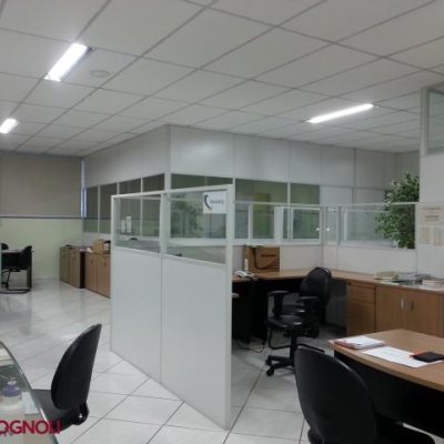 Predio com 1250m², 10 garagens, no bairro Kobrasol em São José