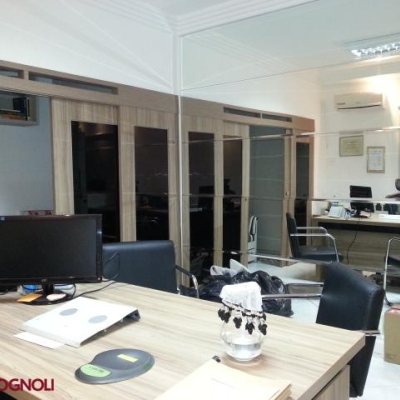 Predio com 1250m², 10 garagens, no bairro Kobrasol em São José