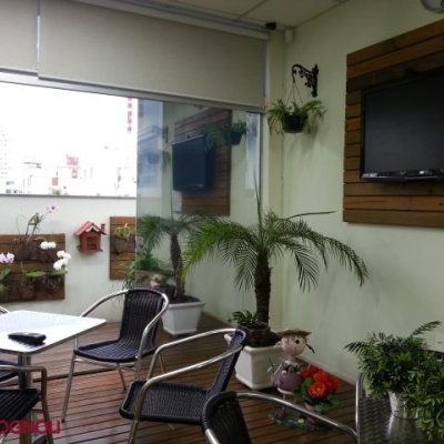 Predio com 1250m², 10 garagens, no bairro Kobrasol em São José