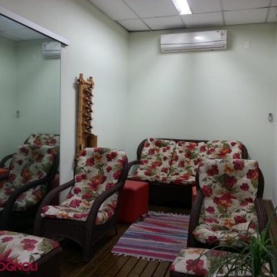 Predio com 1250m², 10 garagens, no bairro Kobrasol em São José