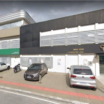 Predio com 1250m², 10 garagens, no bairro Kobrasol em São José