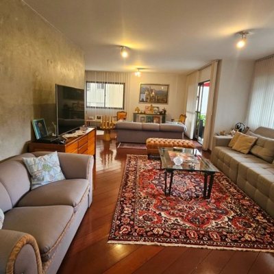 Apartamentos com 246m², 4 quartos, 2 suítes, 2 garagens, no bairro Centro em Florianópolis