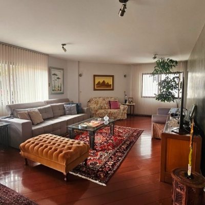 Apartamentos com 246m², 4 quartos, 2 suítes, 2 garagens, no bairro Centro em Florianópolis