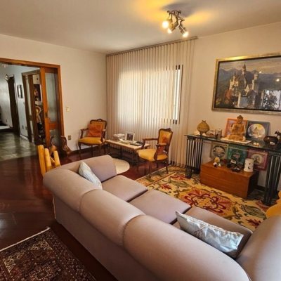 Apartamentos com 246m², 4 quartos, 2 suítes, 2 garagens, no bairro Centro em Florianópolis