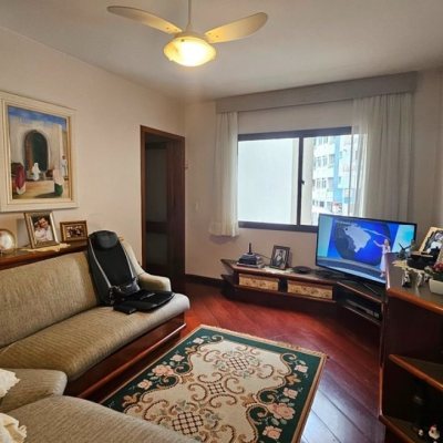 Apartamentos com 246m², 4 quartos, 2 suítes, 2 garagens, no bairro Centro em Florianópolis