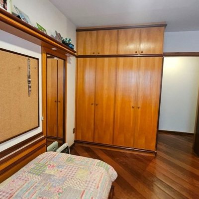 Apartamentos com 246m², 4 quartos, 2 suítes, 2 garagens, no bairro Centro em Florianópolis