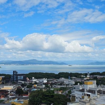 Apartamentos com 49m², 1 quarto, 1 garagem, no bairro Itacorubi em Florianópolis