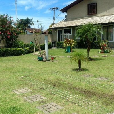 Casa Residencial com 1400m², 28 quartos, no bairro Lagoa Da Conceição em Florianópolis