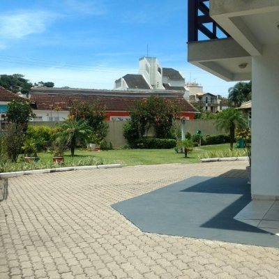 Casa Residencial/Comercial com 1400m², no bairro Lagoa Da Conceição em Florianópolis
