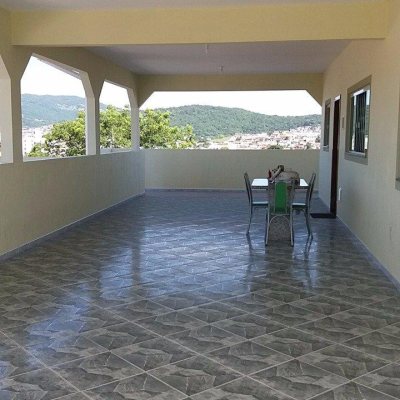 Galpao/Deposito com 1270m², 6 garagens, no bairro Serraria em São José
