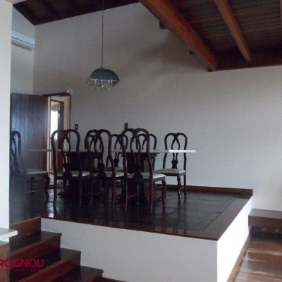 Casa Residencial com 414m², 3 quartos, 1 suíte, 4 garagens, no bairro Centro em Florianópolis