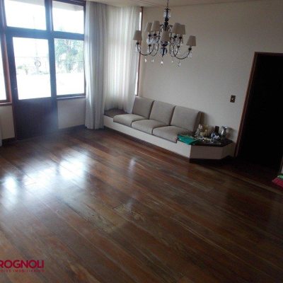 Casa Residencial com 414m², 3 quartos, 1 suíte, 4 garagens, no bairro Centro em Florianópolis